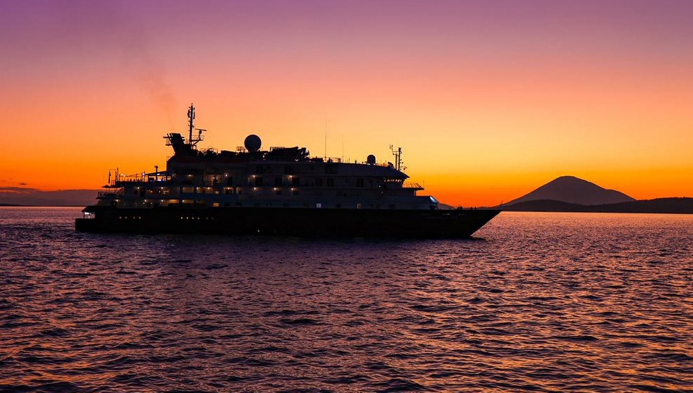 Crucero procedente de Londres atraca por primera vez en el puerto de La Unión