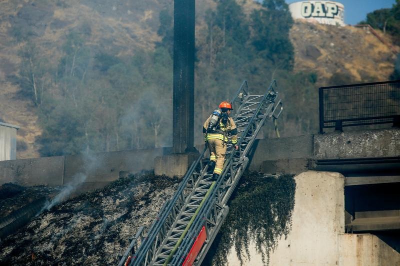 Al menos tres fallecidos y decenas de heridos deja explosión de camión en Santiago de Chile