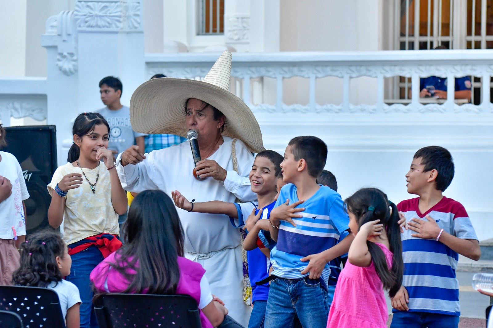 50 niños del Hogar San Vicente de Paúl participaron en «Las Aventuras del Cipitío»
