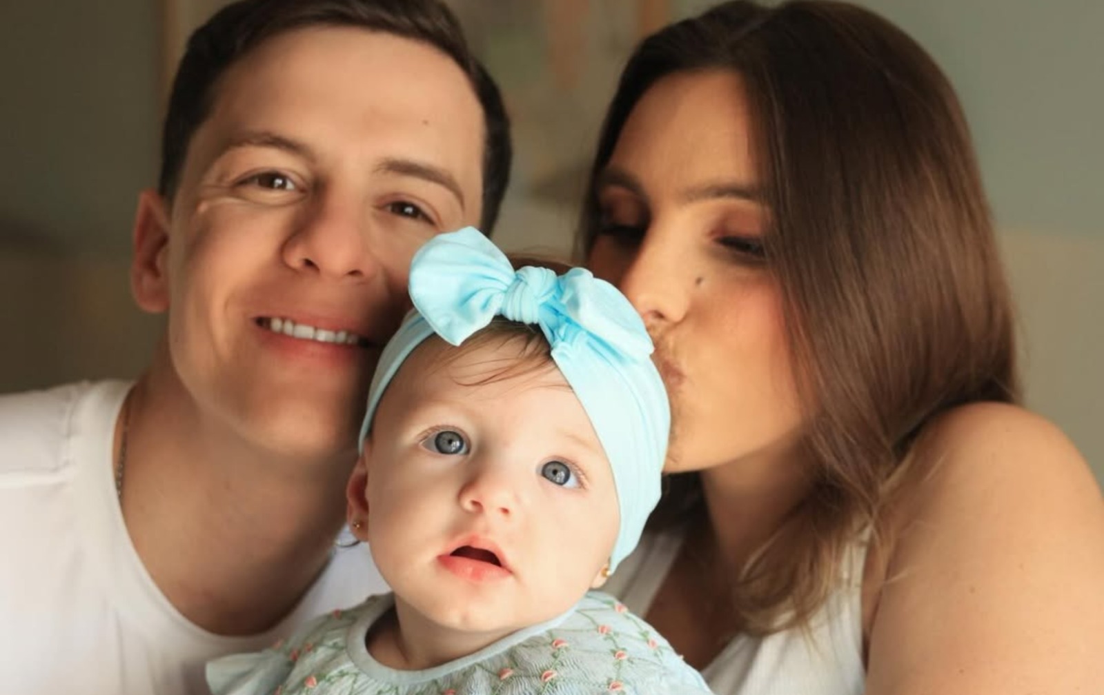Lele Pons y Guaynaa revelan el rostro de su hija Eloísa