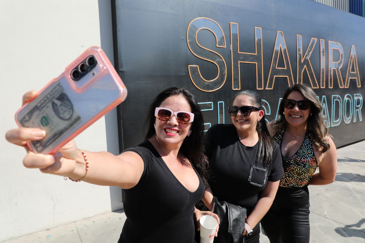 Implementan dispositivo vial especial por residencia de Shakira en El Salvador