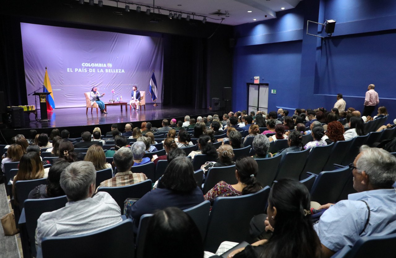 Colombia exhibe documental sobre aporte de su diáspora en El Salvador