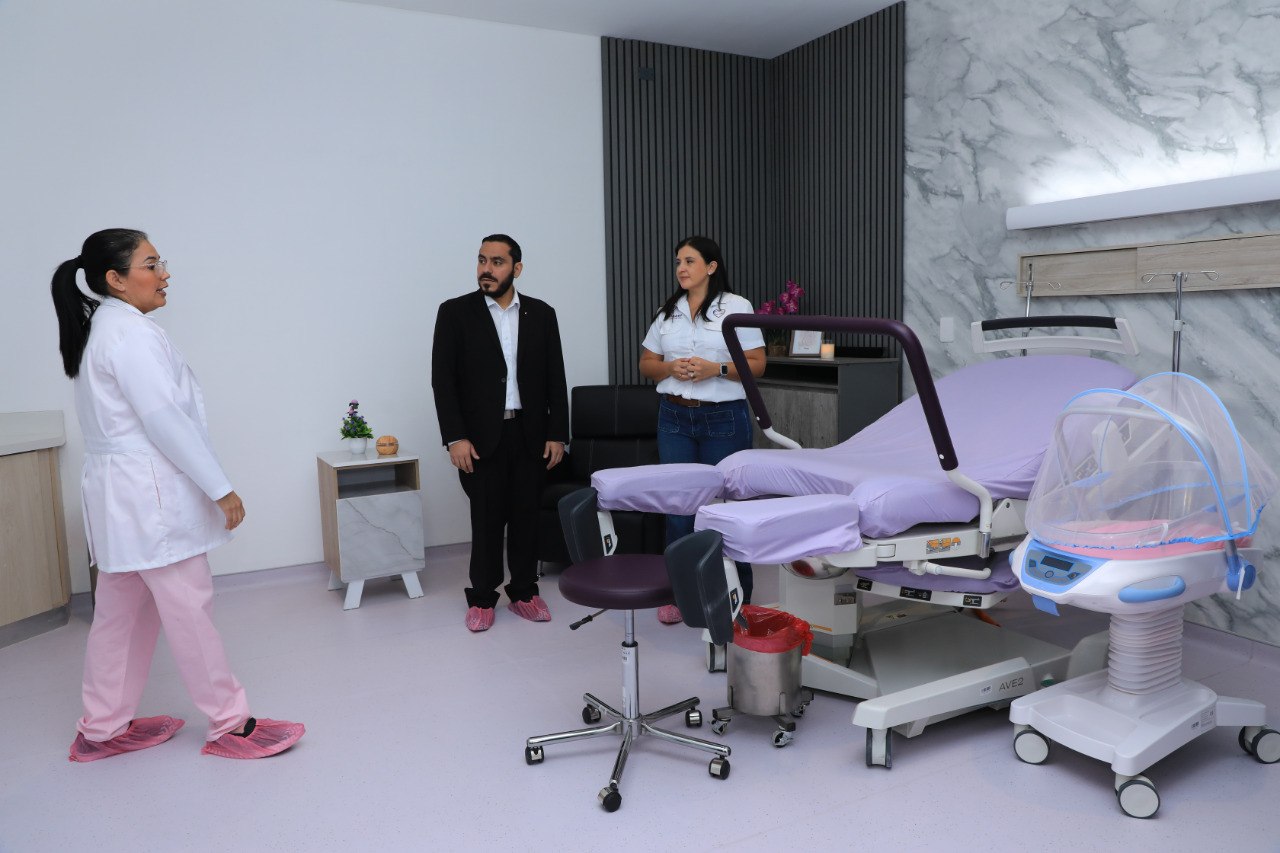 Salud inaugura moderna y especializada área de parto Mini Nido en Soyapango