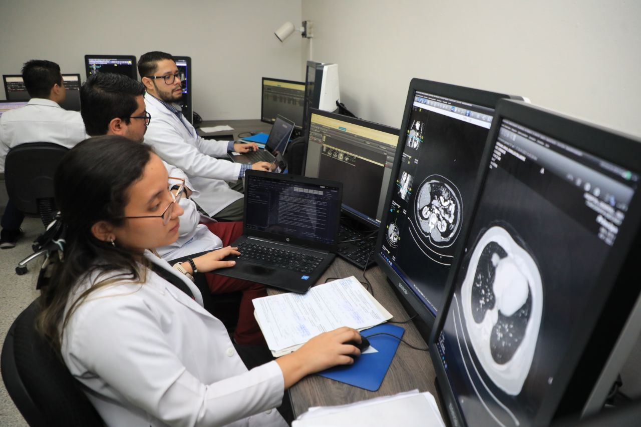 Diez hospitales y 15 unidades médicas del ISSS atenderán en Semana Santa