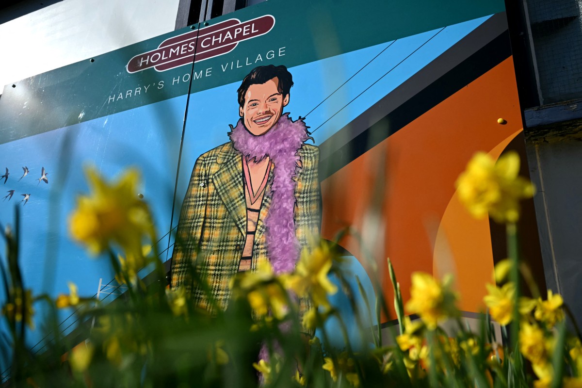 Los fans de Harry Styles se agolpan en el pueblo donde creció su ídolo