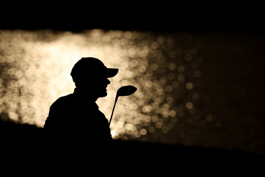 Tiroteo mortal retrasa entrada de aficionados a tradicional torneo de golf en EE.UU.