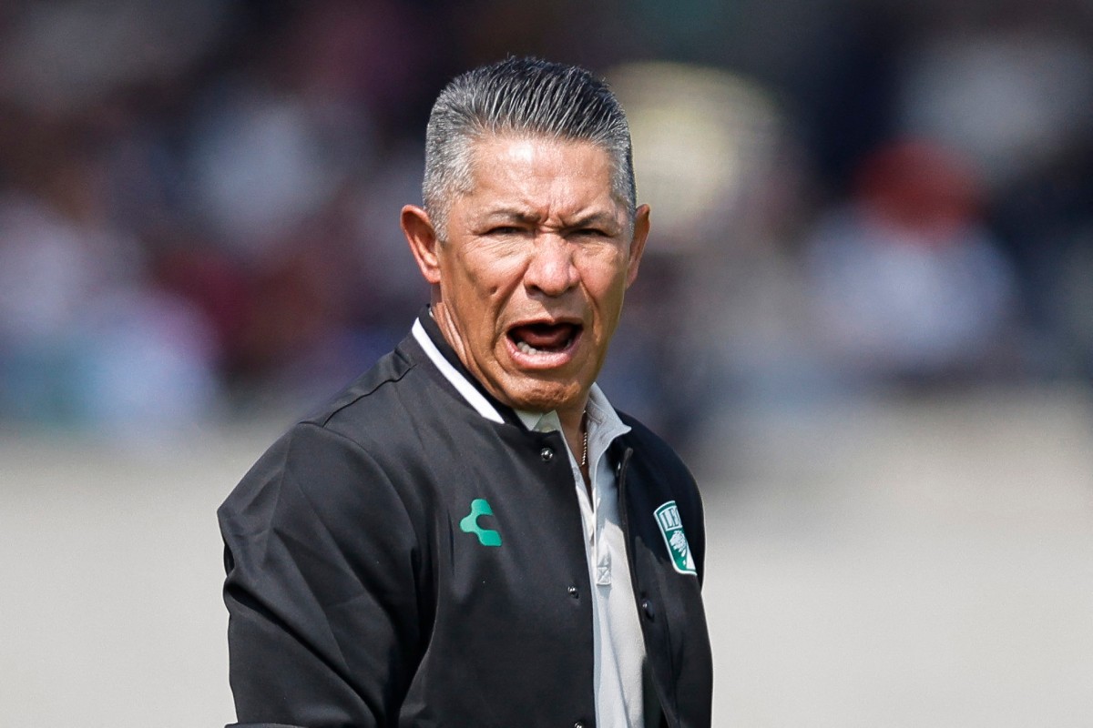 El mexicano Ignacio Ambriz renuncia a la dirección técnica del León