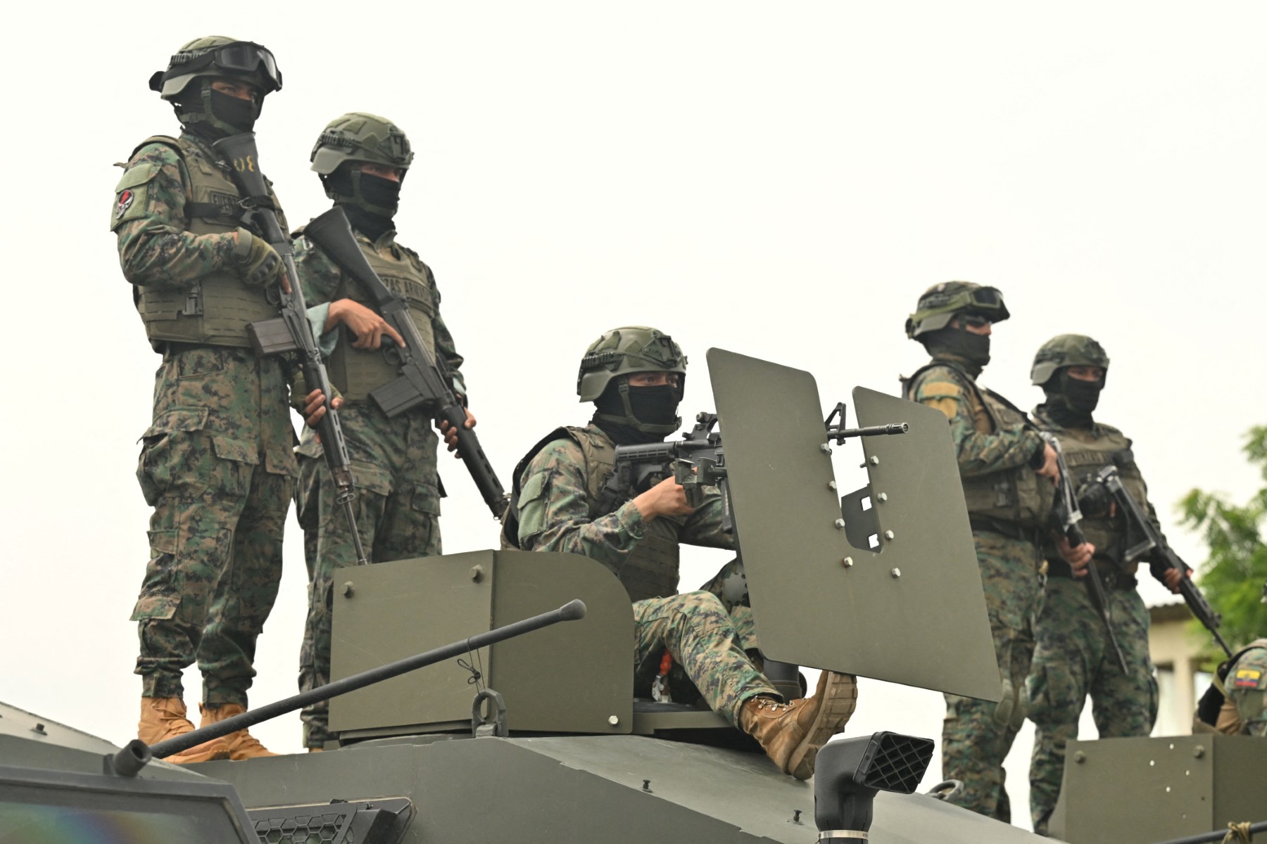 Ecuador impondrá toque de queda en Quito y Guayaquil en ofensiva contra el narco