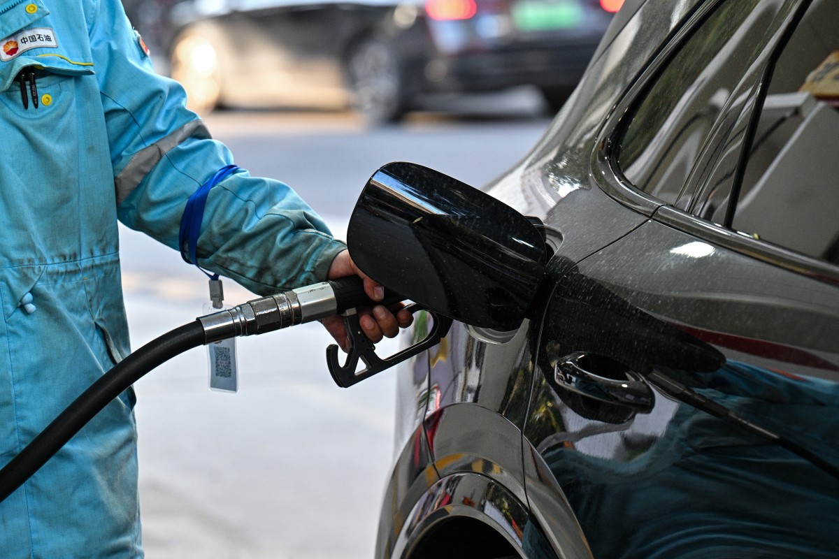 El galón de gasolina supera los 4 dólares en EE.UU., su precio más alto desde 2022