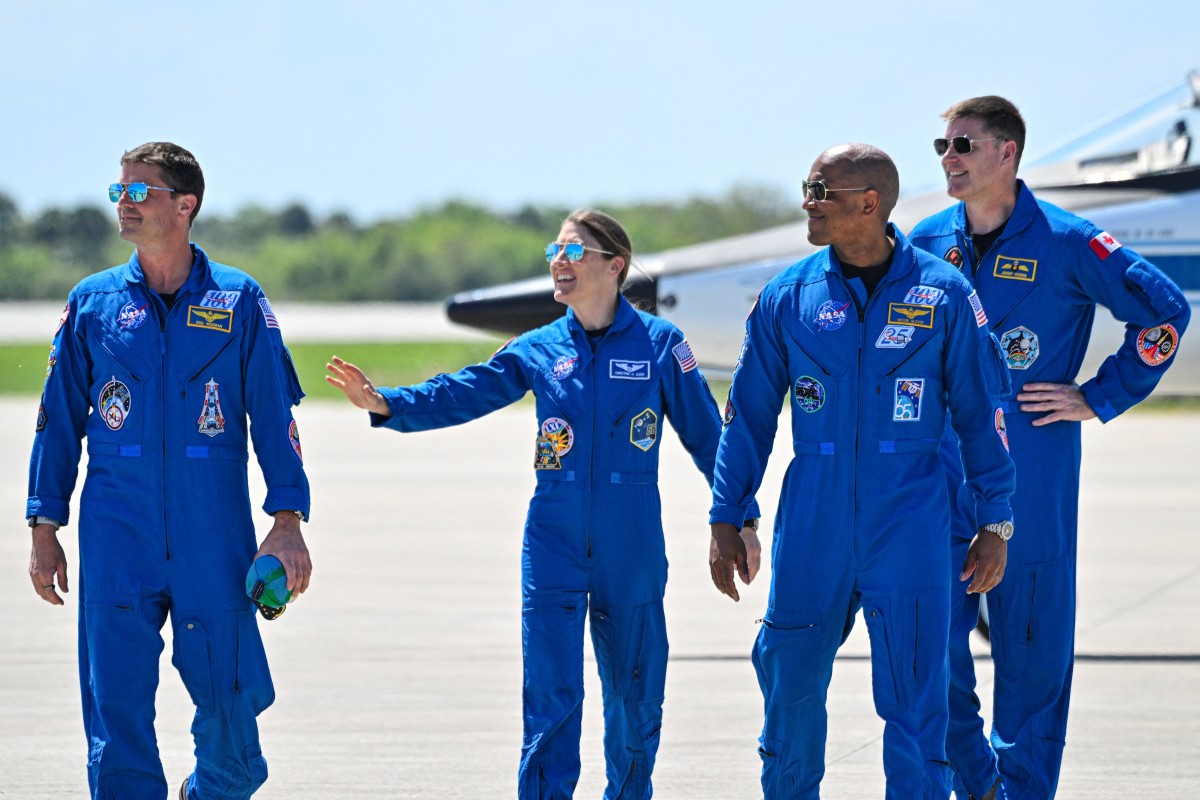 «Estamos listos»: los astronautas llegan al sitio de lanzamiento para misión a la Luna