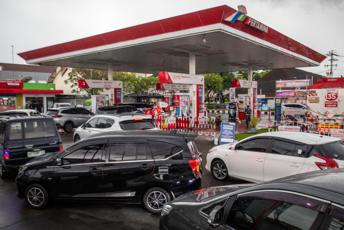 El barril de petróleo WTI vuelve a superar los 100 dólares y el Brent ronda los 115