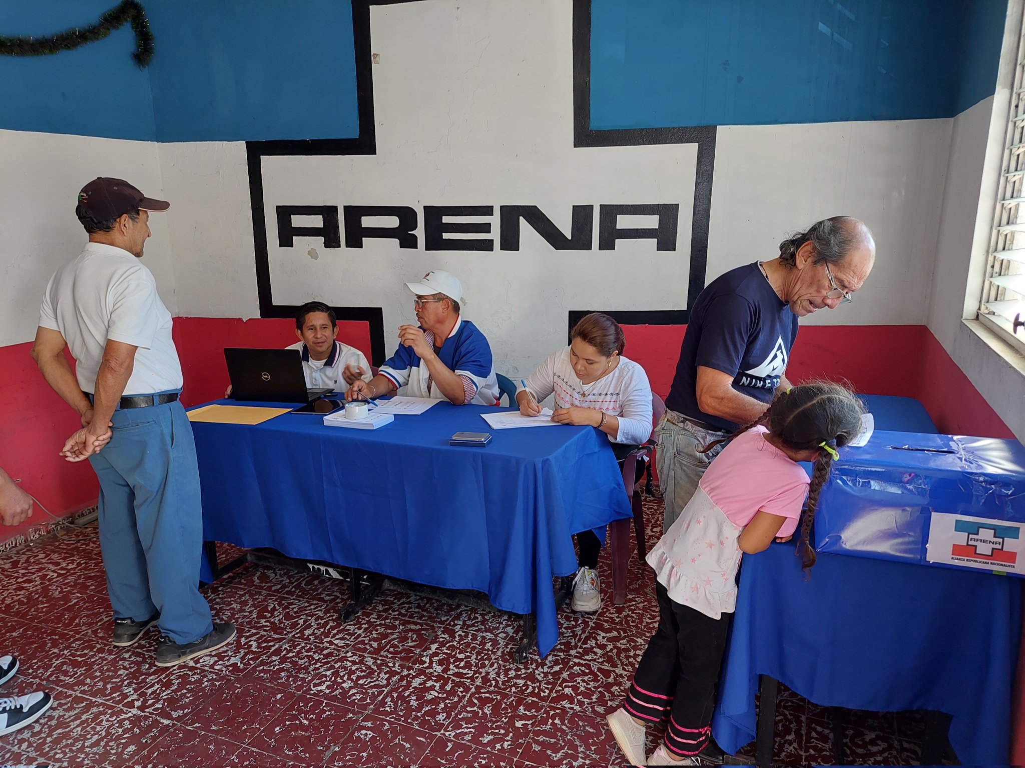 Prevén que partidos de oposición no lograrán sobrevivir a elecciones