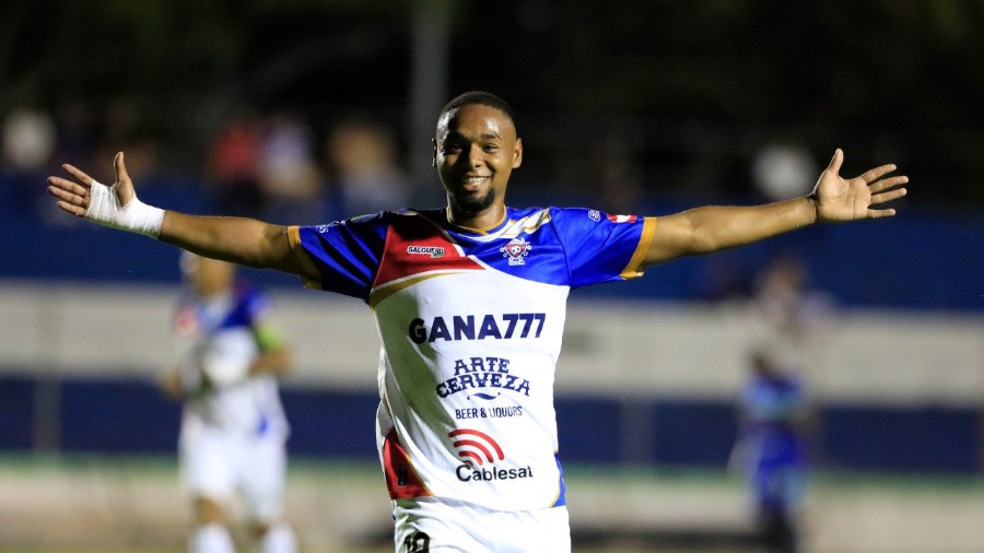 Christian Gil regresa a la Selecta