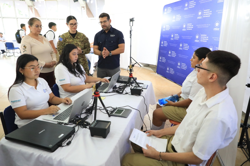 Desarrollan primera jornada de preenrolamiento