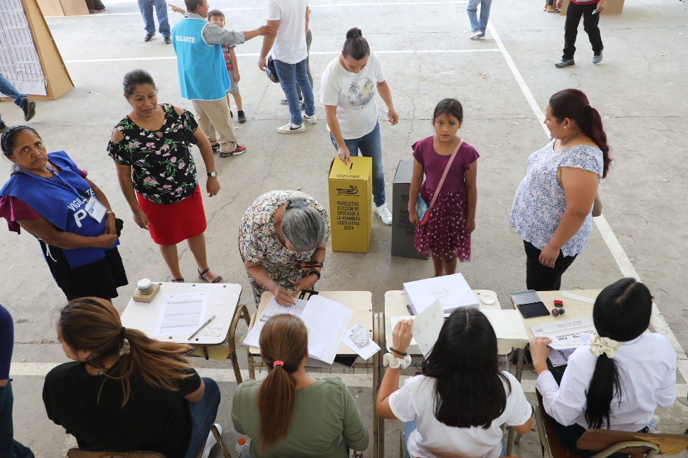 Partidos políticos se preparan para elecciones 2027