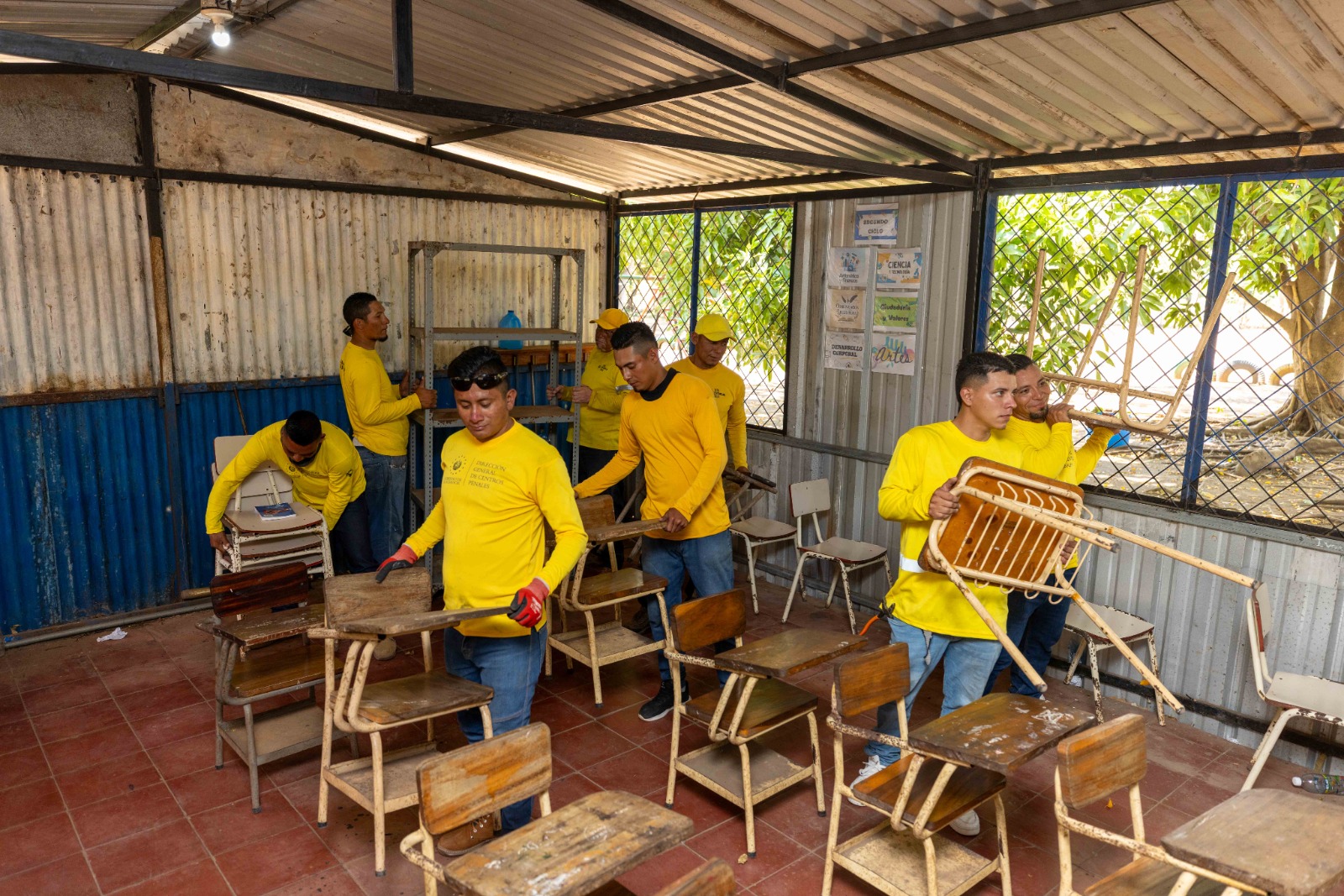 Dos escuelas en Sonsonate Centro son reconstruidas por privados de libertad