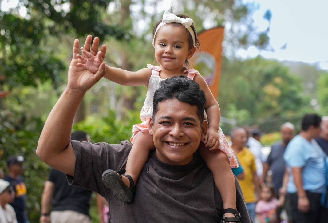Familias disfrutan del dulce sabor del Festival de la Torreja en el Parque Balboa
