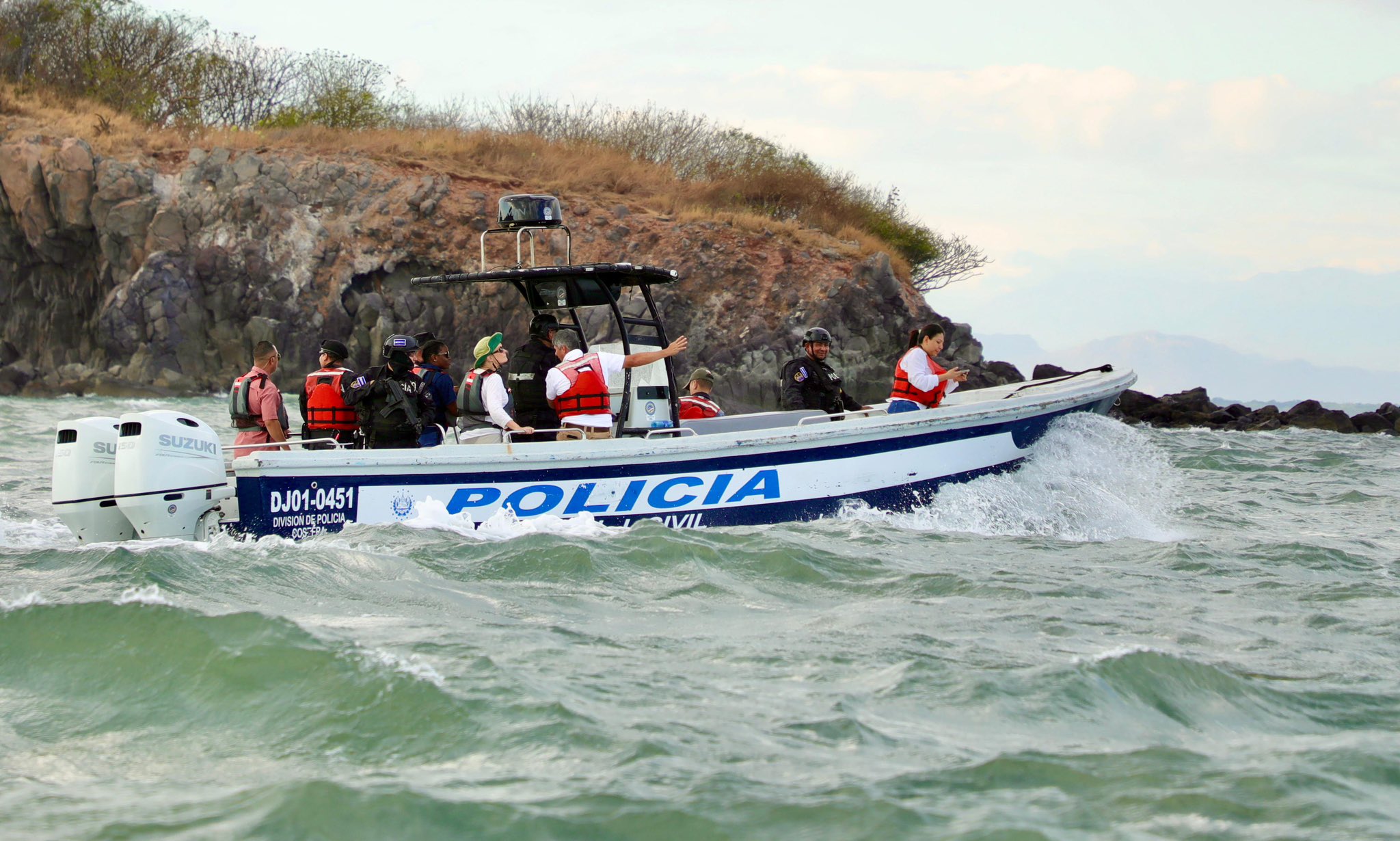 Encargada de Negocios de EE. UU. en El Salvador conoció el trabajo de la división STORM en el Golfo de Fonseca