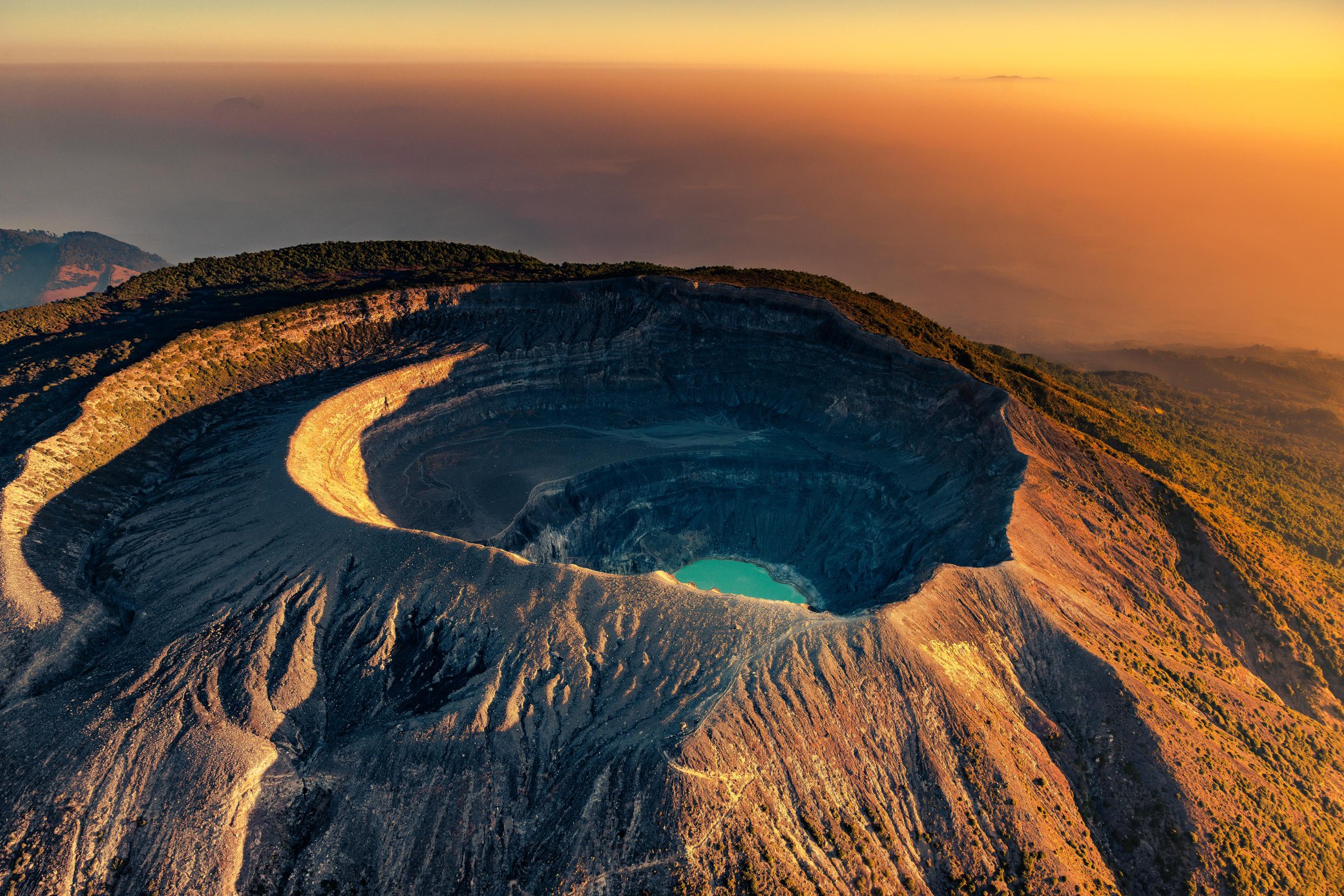Subir el volcán Ilamatepec, un reto que vale la pena en Semana Santa