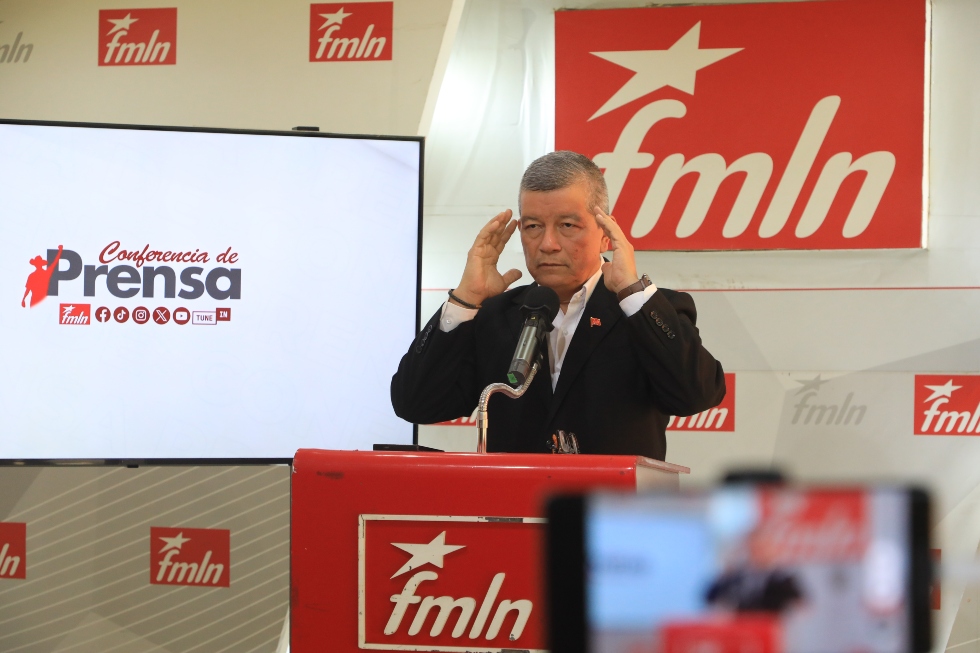 Manuel Flores lamenta cierre del impreso de El Diario de Hoy