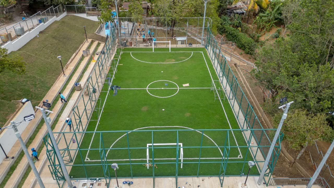 Avanza la construcción de polideportivo en Santa Catarina Masahuat, Sonsonate