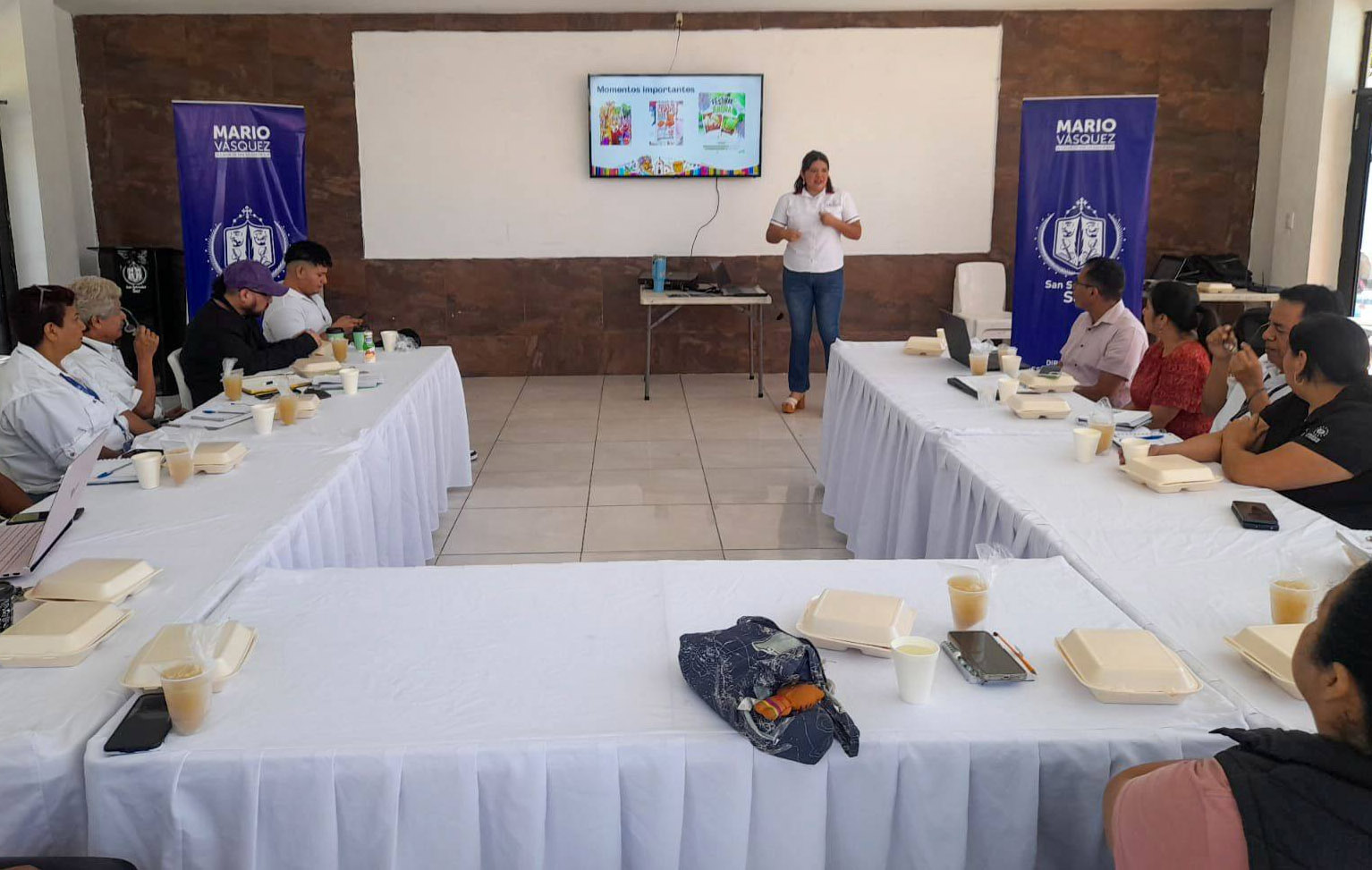 Emprendedores de San Salvador Sur reciben capacitaciones