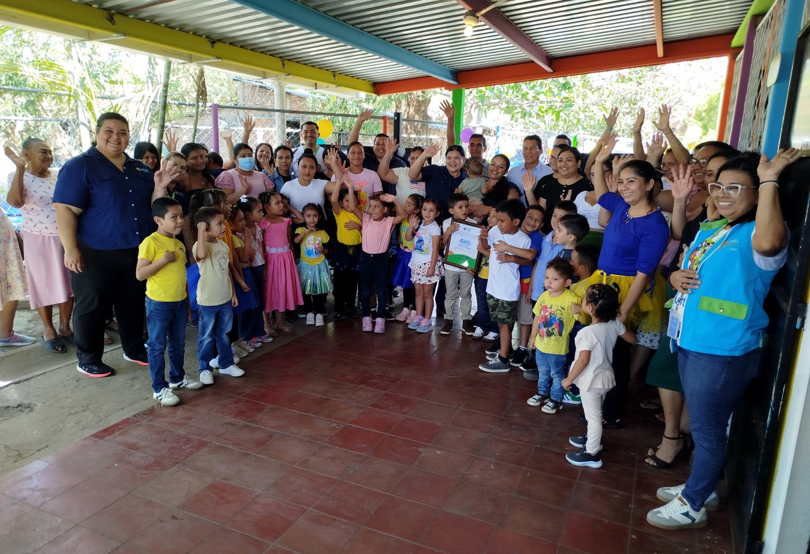 Inauguran el Centro Comunitario de Atención a Niñez y Familia en Tecoluca