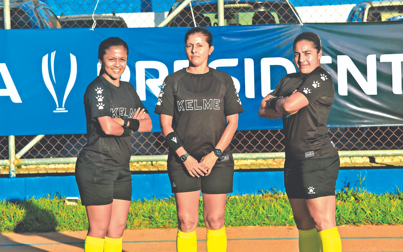 Justicia en manos femeninas; las mujeres derriban las barreras en el fútbol y la sociedad