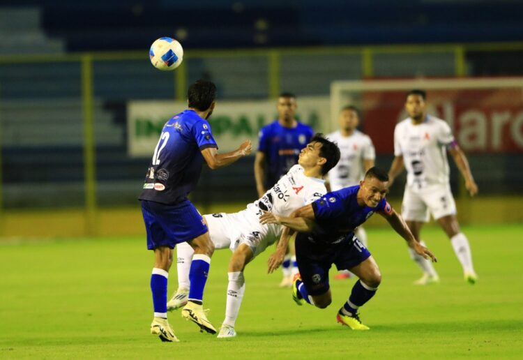 El Fuerte San Francisco cayó anoche ante Alianza. FotoS: DES, Inter FA y  Hércules.