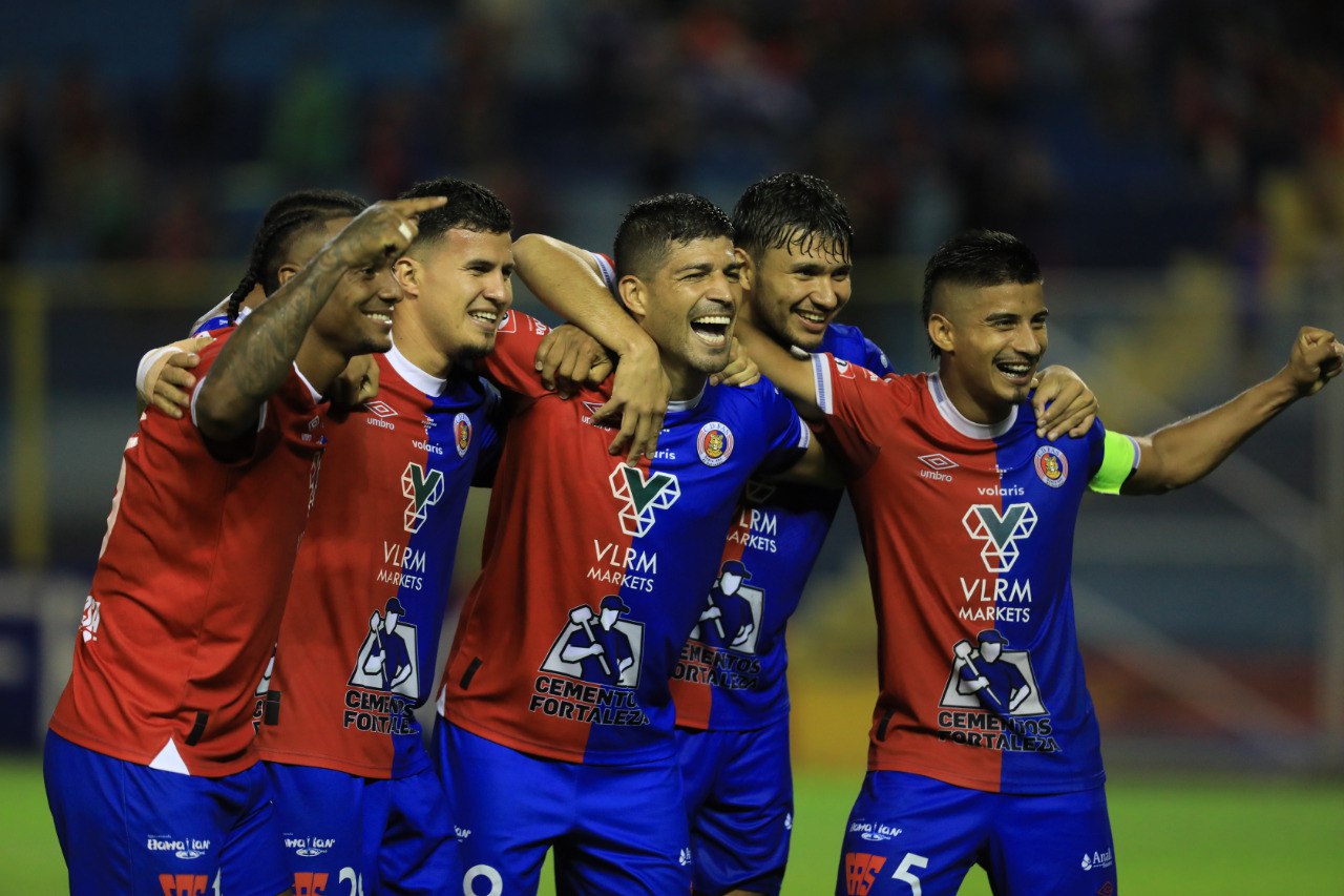 «Estamos trabajando para estar en el liderato, no estamos pensando en el invicto como tal»: José Portillo, capitán de FAS