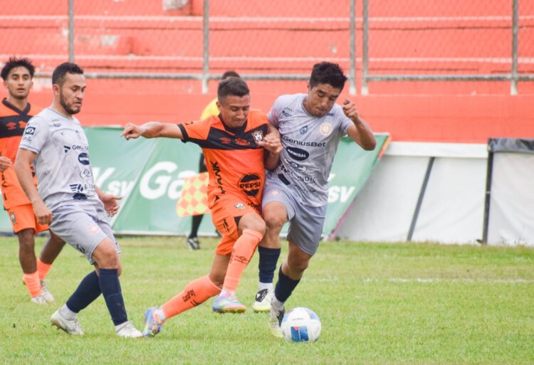 Águila y Metapán dividieron honores. Foto: Joseline Zelaya