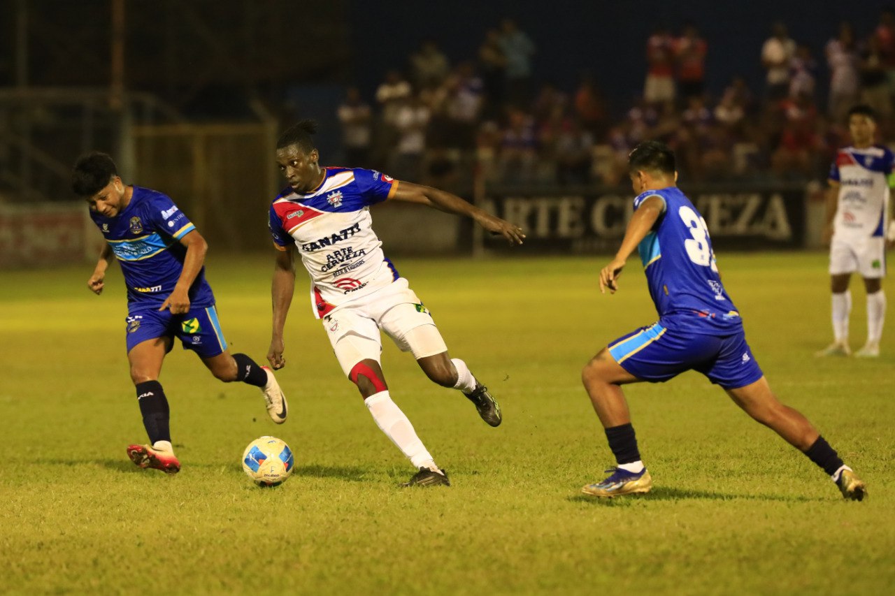 Zacate y Firpo tienen prohibido fallar