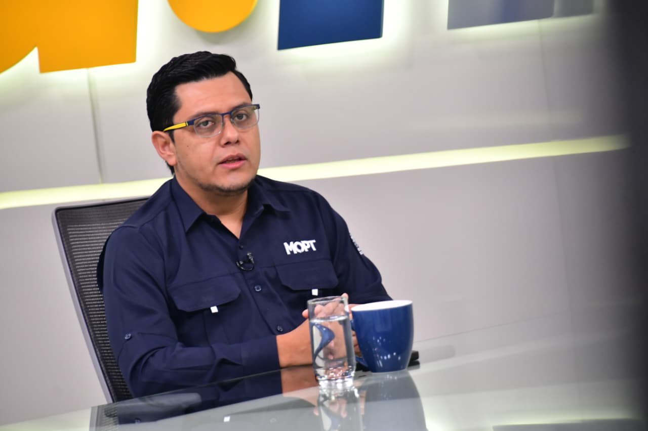 Habilitan seis carriles reversibles para entrar a San Salvador