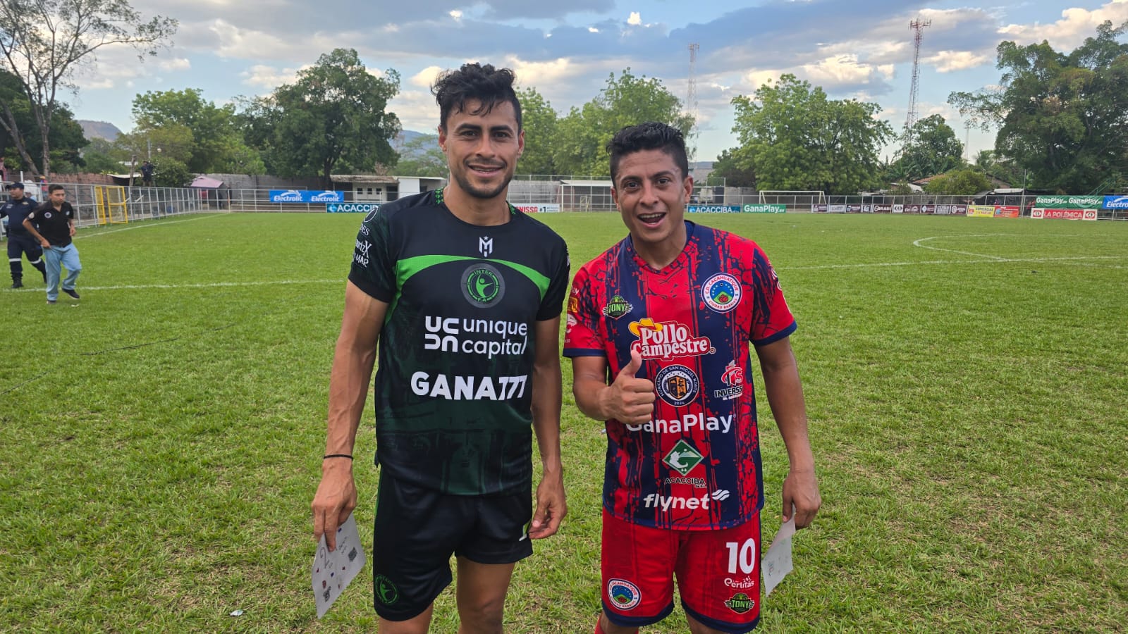 «No cualquiera aguanta el proceso que tuve, son dos operaciones en cada rodilla», Óscar Cerén