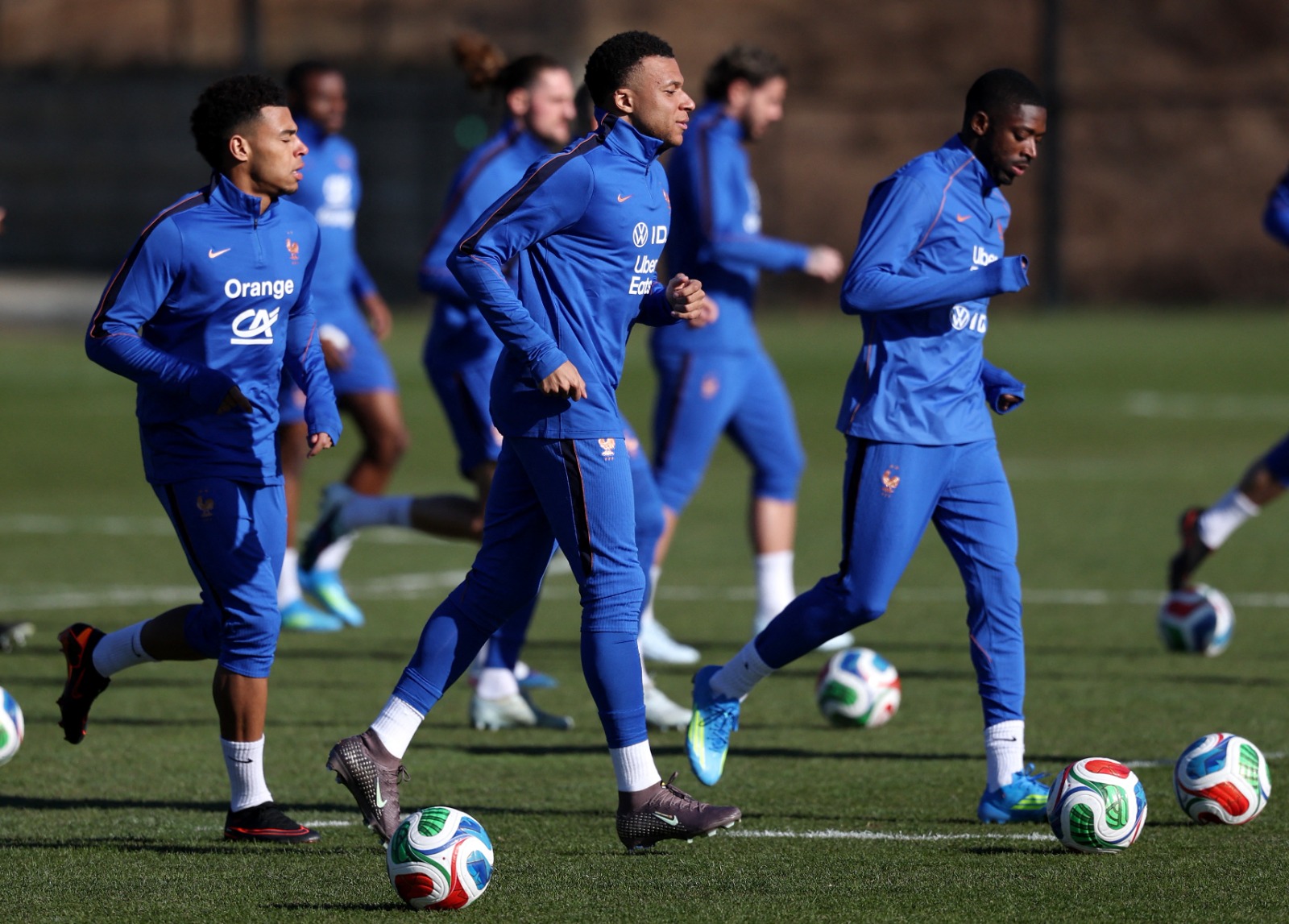 Mbappé niega que le hayan examinado la rodilla equivocada