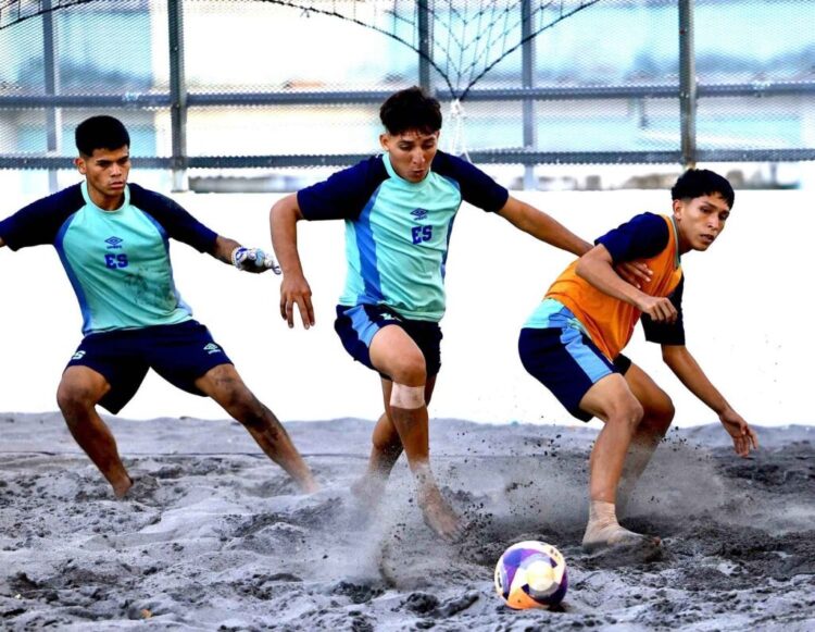 Preselección de fútbol playa. Foto: Indes