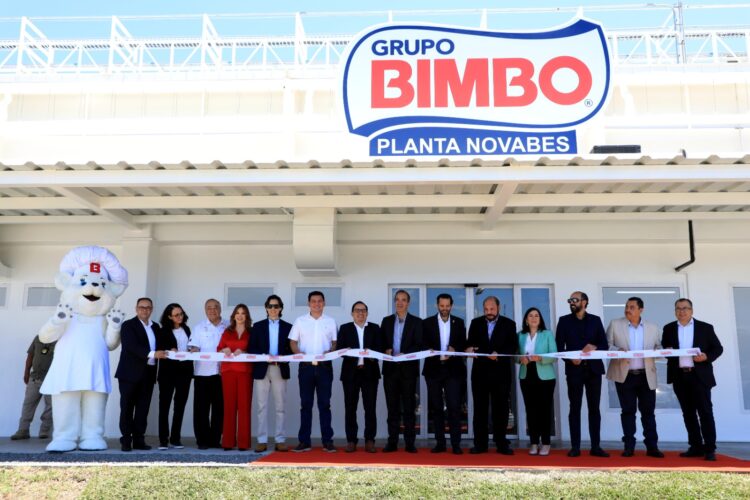 Representantes de Grupo Bimbo y el Gobierno de El Salvador participaron en la inauguración de la planta Novabes.