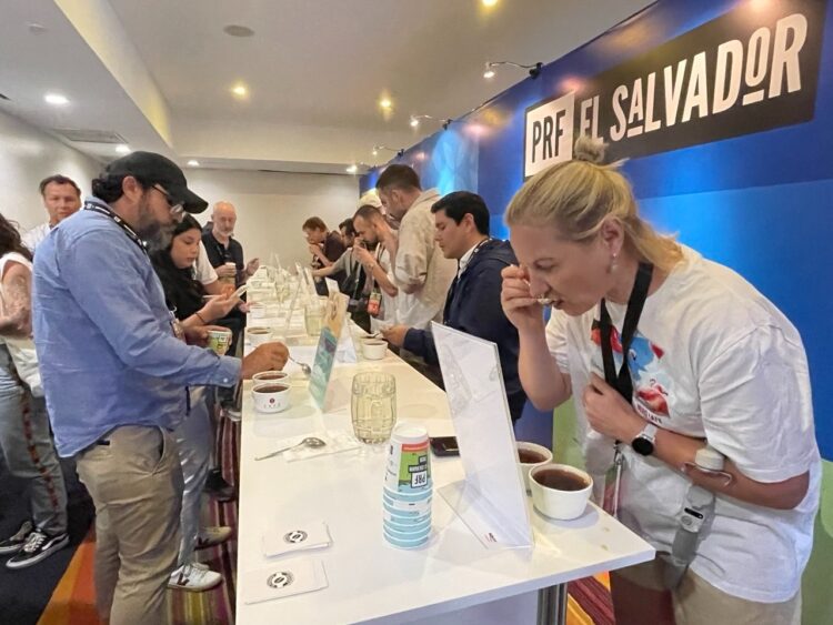 Los visitantes tuvieron la oportunidad de degustar los mejores cafés del mundo en el PRF El Salvador 2026.