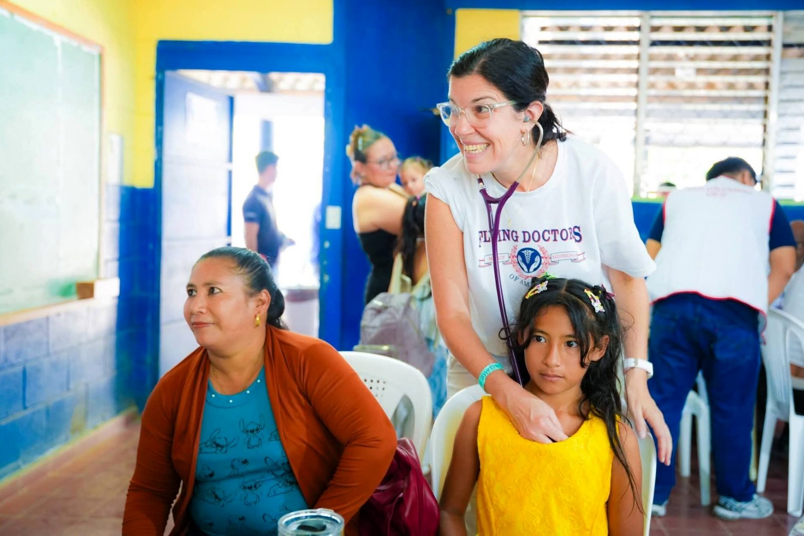 Familias reciben jornadas médicas en Zacatecoluca