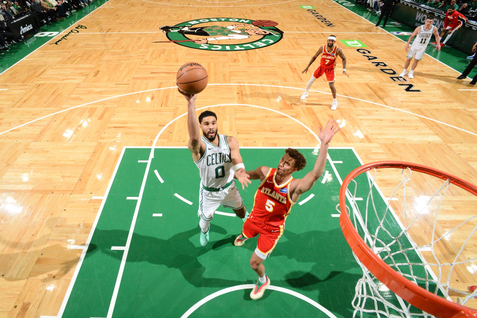 Celtics y Thunder evitan sorpresas y Doncic vuelve a liderar a Lakers