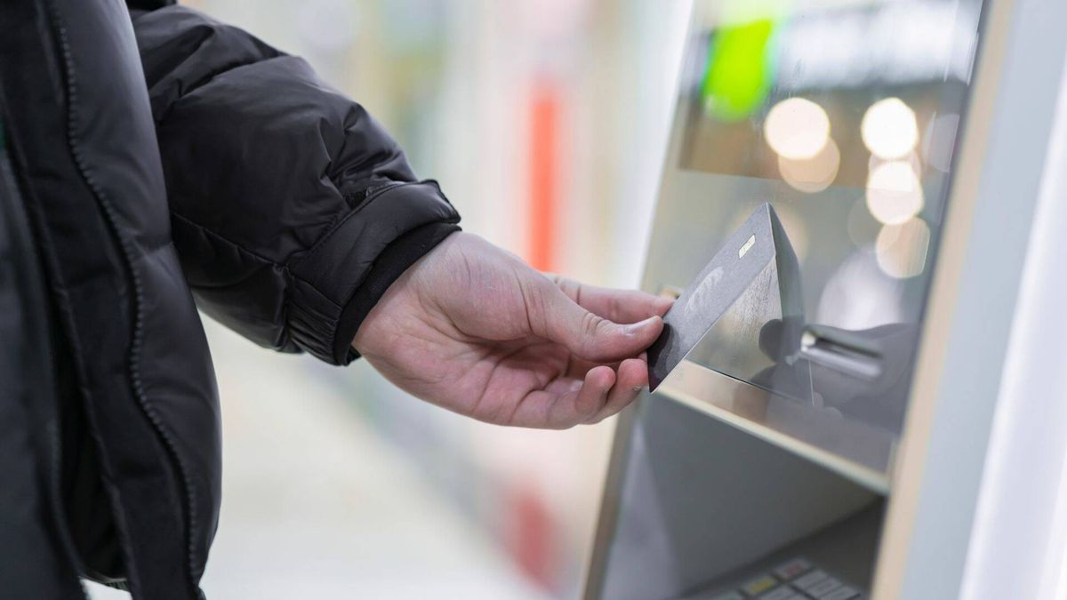 Suecia prepara ley para obligar a aceptar pagos en efectivo en supermercados y farmacias