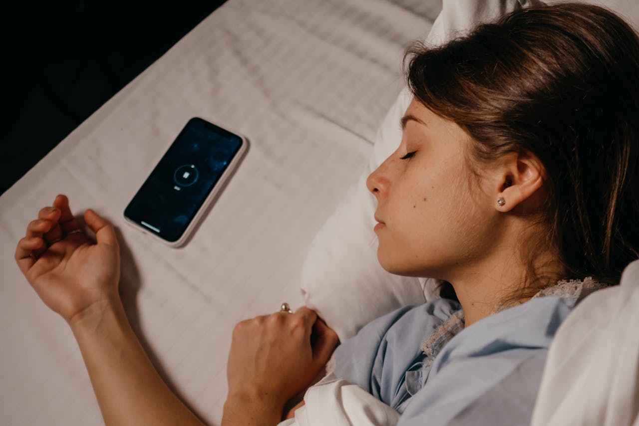 Posponer la alarma puede arruinar tu descanso sin que lo sepas