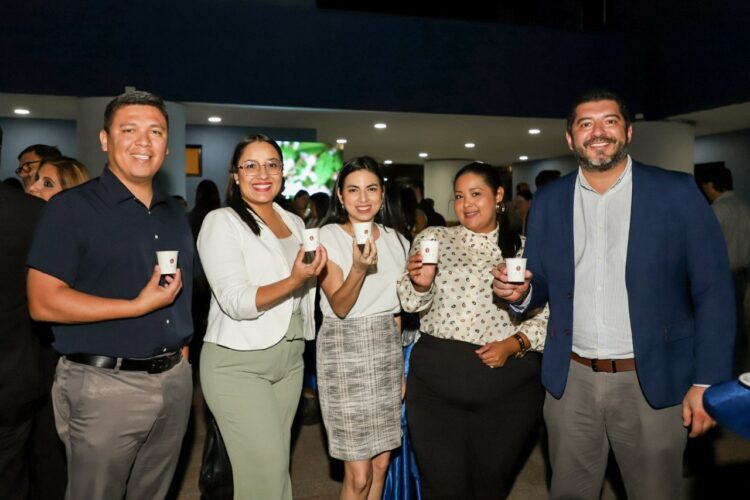 Los invitados degustaron de capuchinos, latte, espresso y americano. /Foto: Diario El Salvador
