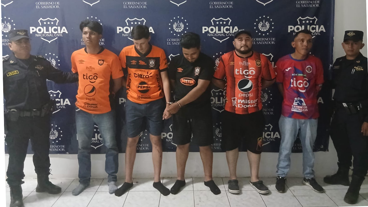 Ocho aficionados capturados por desórdenes públicos tras el clásico nacional