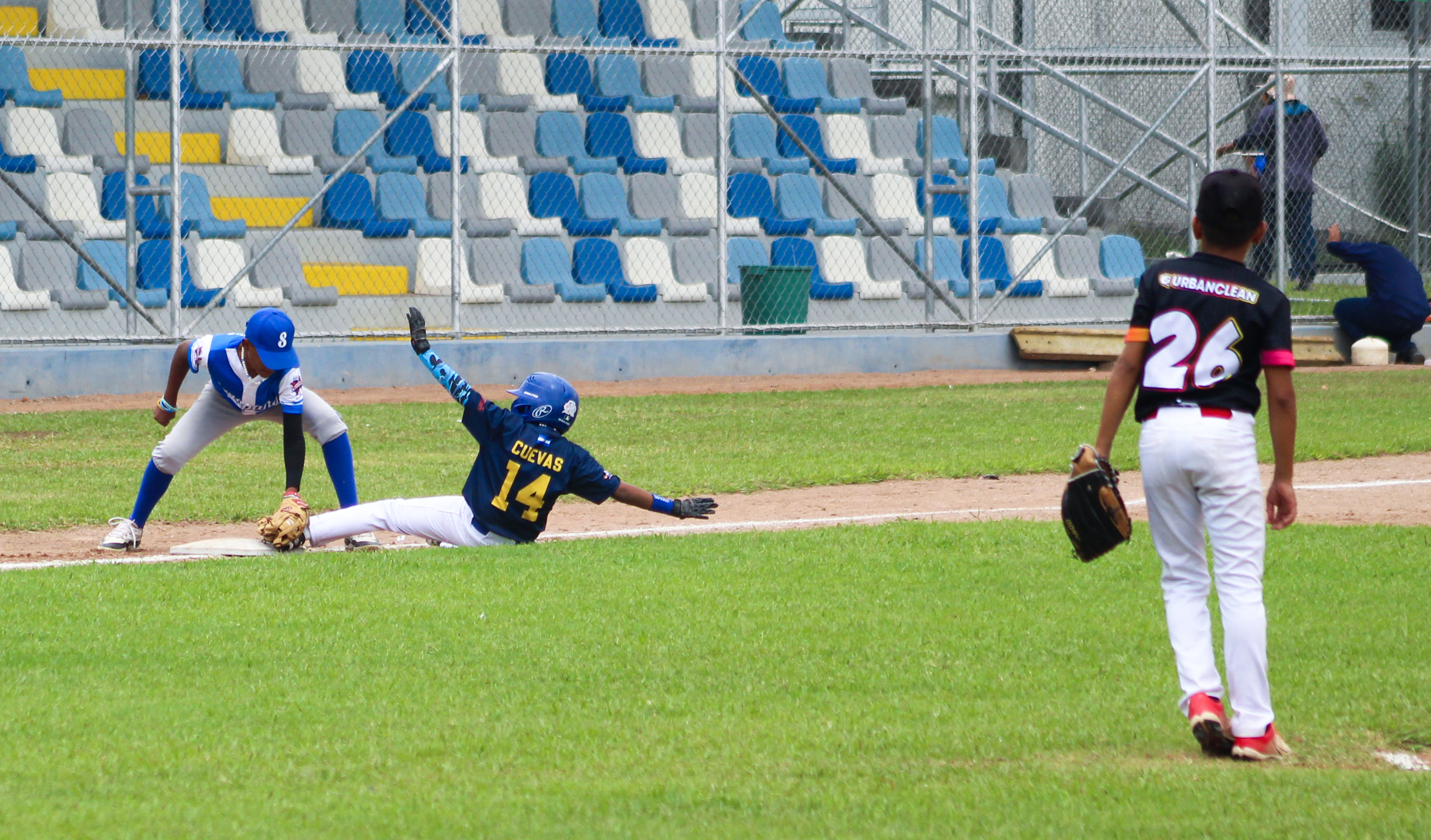 Una gran fiesta vivió el béisbol Infantil en el Saturnino Bengoa