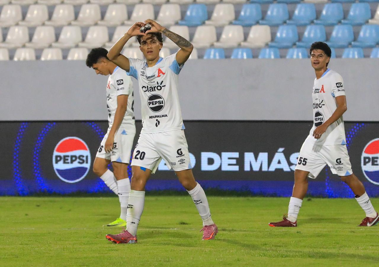 Alianza vence 3-2 a Hércules en el Mágico González