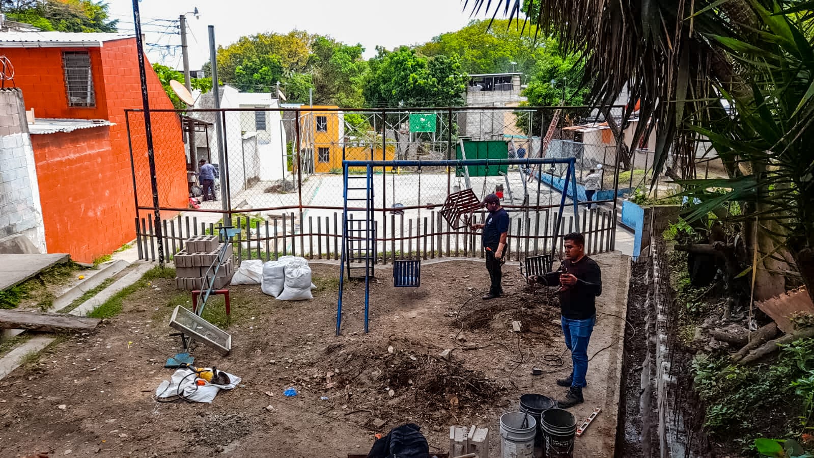 Alcaldía mejora parque y canchas en Ayutuxtepeque