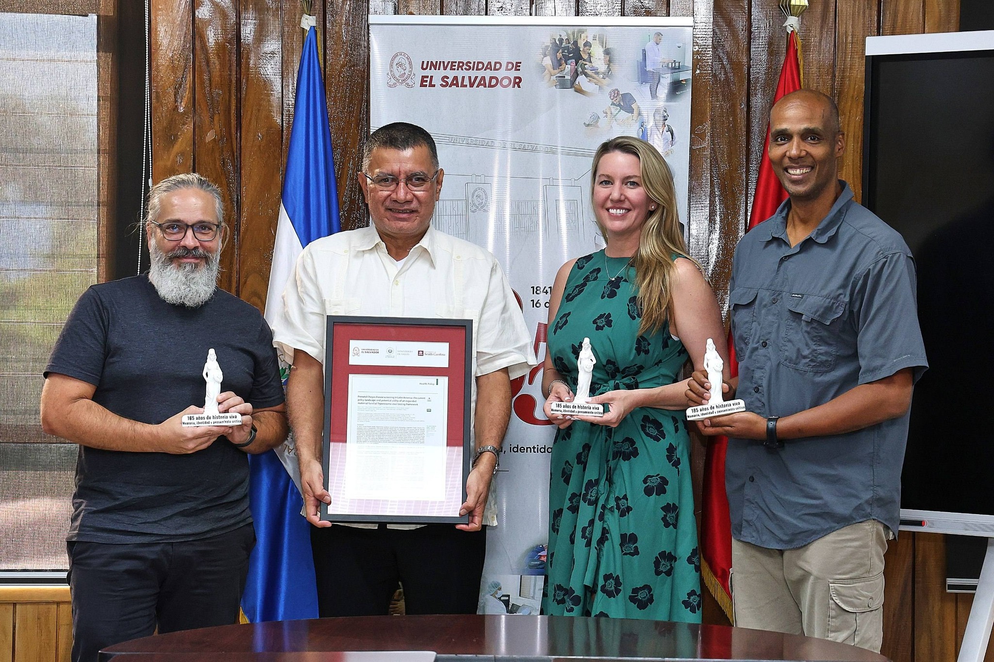 La UES establece alianza académica para investigación científica contra el Chagas