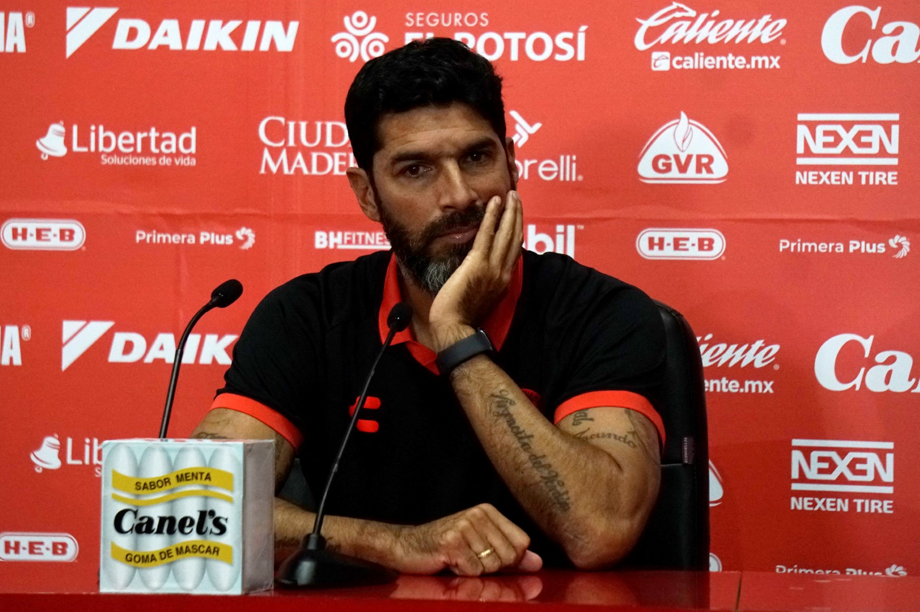 Sebastián «El Loco» Abreu será comentarista de televisión en el Mundial 2026