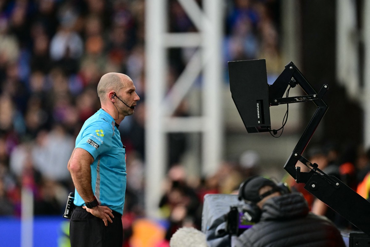 El presidente de la UEFA admite que no comprende las decisiones arbitrales